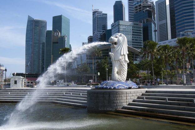 Merlion-at-the-Singapore-River.jpg